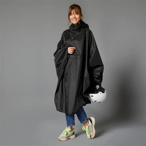 100 City Cycling Rain Poncho Black Decathlon