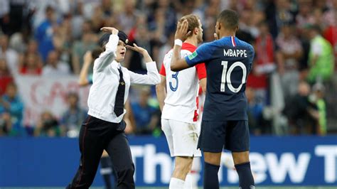 Mondial Jours De Prison Pour Les Pussy Riot Qui Ont Perturb La Finale