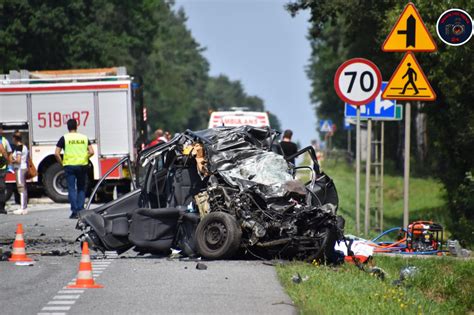 Koszmarny Wypadek Na Krajowej Nie Yj Cztery Osoby W Tym Dwoje