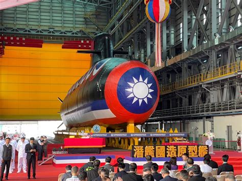 Taiwan Launches Its First Indigenous Submarine, "Haikun" - Defence ...