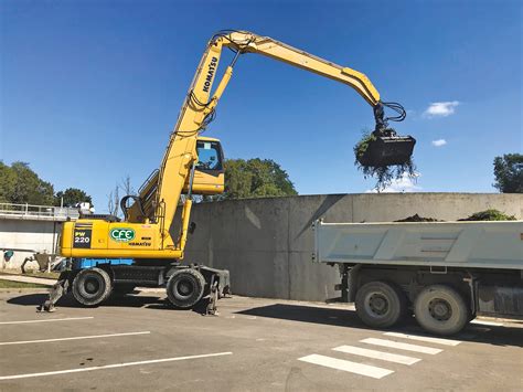 Pelle à Pneus de Manutention CFE