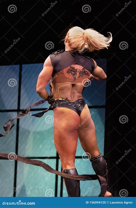 Fitness Performer I Bikini 2019 Toronto Pro Supershow Redaktionell Foto