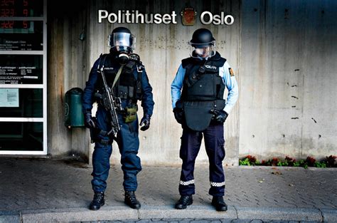 Норвежская полиция может передать Украине списанные бронежилеты и каски ...