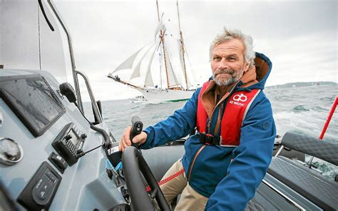 Cest Un Bel Exercice De Caser Les 800 Bateaux Bernard Stamm Le