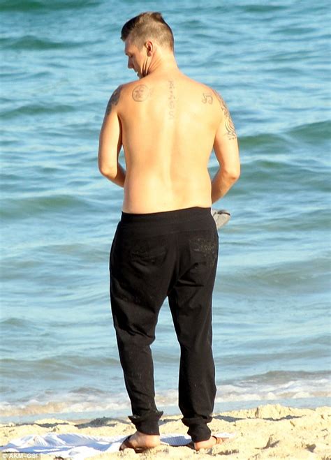 Backstreet Boy Nick Carter Pictured Shirtless As He Hits Beach In Rio De Janeiro Daily Mail Online