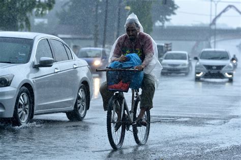 Amaran Hujan Lebat Peringkat Bahaya Di Kelantan Terengganu Sehingga