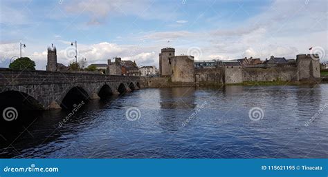 Limerick castle stock image. Image of bridge, irelandking - 115621195