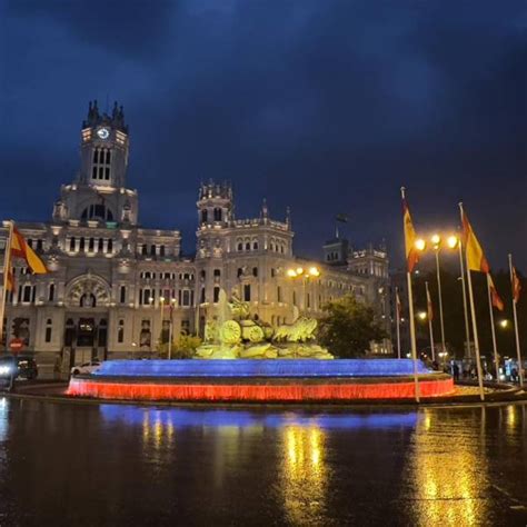 De Mayo Edificaciones De Espa A Y Australia Se Iluminaron Con Los