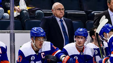 Islanders Coach Barry Trotz Earns His 900th Career Win