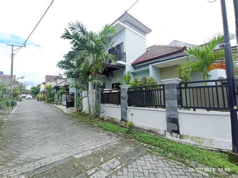 Dijual Rumah Mewah Dalam Perumahan Dekat Masjid Suciati