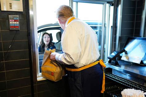 Photos Former Pres Donald Trump Works The Drive Thru At Mcdonalds In