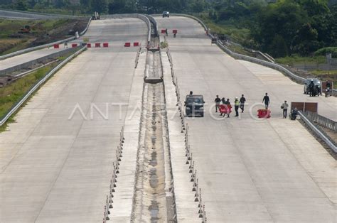 Simulasi Arus Mudik Di Jalan Tol Fungsional Solo Yogyakarta Antara Foto