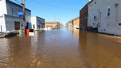 Despite Flooding On Mississippi River Midwest Mayors Upbeat