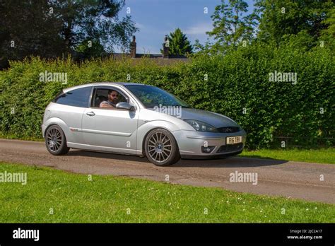 2004 Ford Focus Banque De Photographies Et Dimages à Haute Résolution