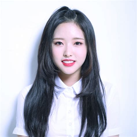 Olivia Hye LooΠΔ Wiki Fandom Hello My Love Polaroid Pictures Face Reveal Olivia Hye Mug