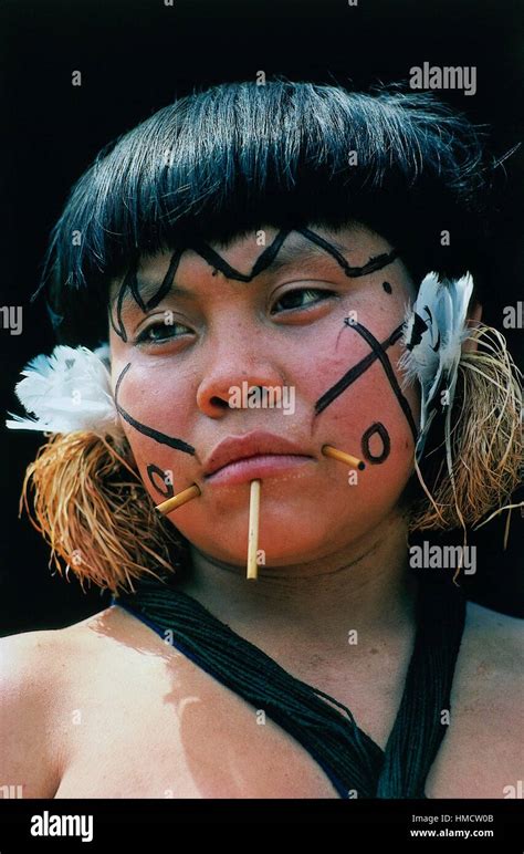 Yanomami Woman Hi Res Stock Photography And Images Alamy