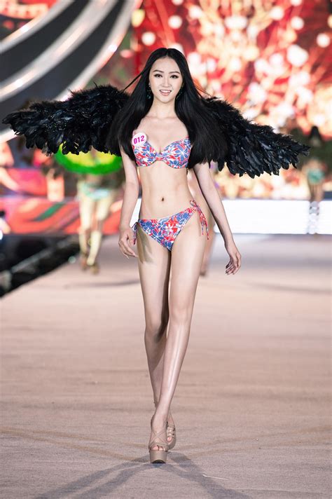 Thí sinh hoa hậu nóng bỏng với bikini