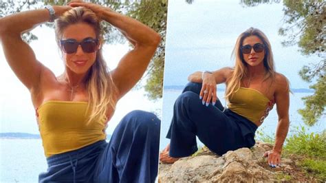 Viral News Supremely Fit Granny Andrea Sunshine Banned From Dating App For Being Too Hot