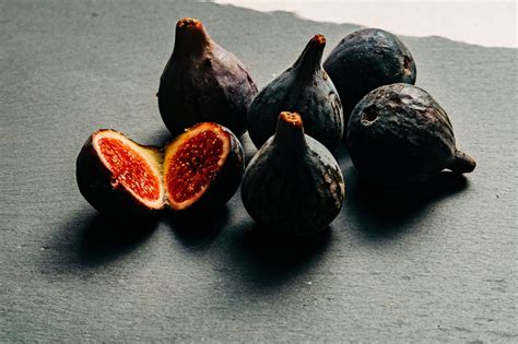 5 Recipes with Seasonal Figs - mealplays.com