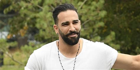 Agacé par une question sur Pamela Anderson Adil Rami pousse un coup de