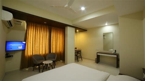 Deluxe Rooms In Bangalore Mysore Gate Hotel