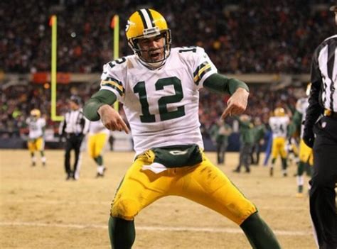 Aaron Rodgers throws touchdown pass to Randall Cobb to win game (GIF)