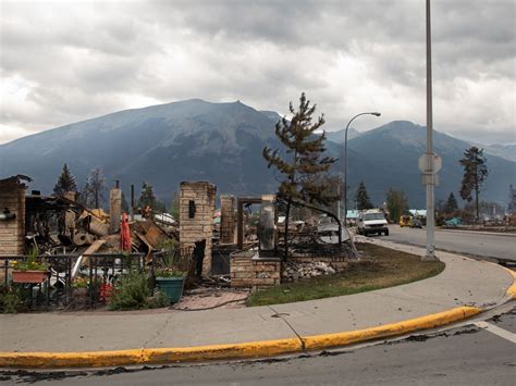 Jasper Wildfire Destroys Part Of Iconic Mountain Town The Graphic Leader