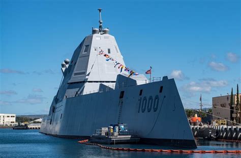 The Navy's Zumwalt 'Stealth' Destroyer Is a Real Threat to China and ...