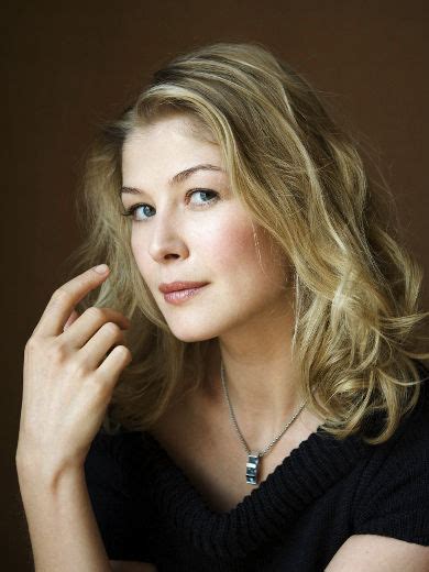 Rosamund Pike Promoting Her Film Fugitive Pieces In 2007 Missloveschic