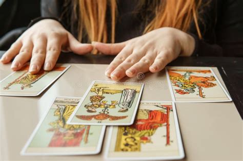 Februar Tarot Karten Tarot Kartenausweis Esoterischer Hintergrund