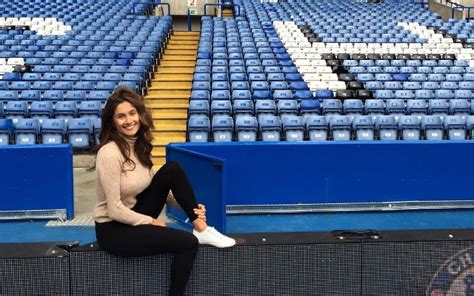 Chelsea Fan Sophie Rose Asks Spurs Fans For Kisses