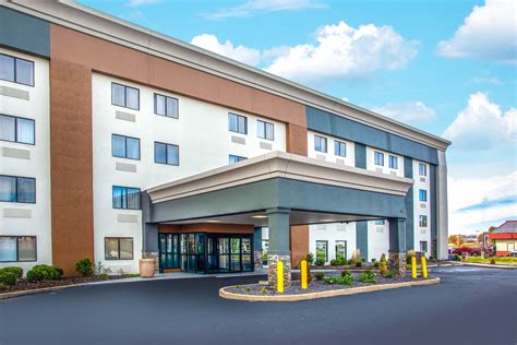 La Quinta Inn by Wyndham St. Louis Hazelwood - Airport North ...