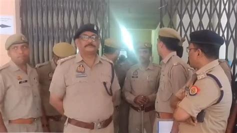 मेरठ में दबिश देने गई पुलिस टीम पर टूटी आफत दरोगा और सिपाही को पीटा Video Dailymotion