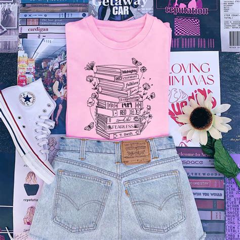 Taylor Swift Books T-Shirt - Nowstalgia