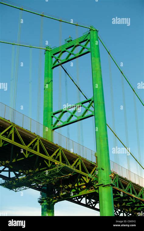 Detail of green suspension bridge. Vincent Thomas Bridge in San Pedro ...