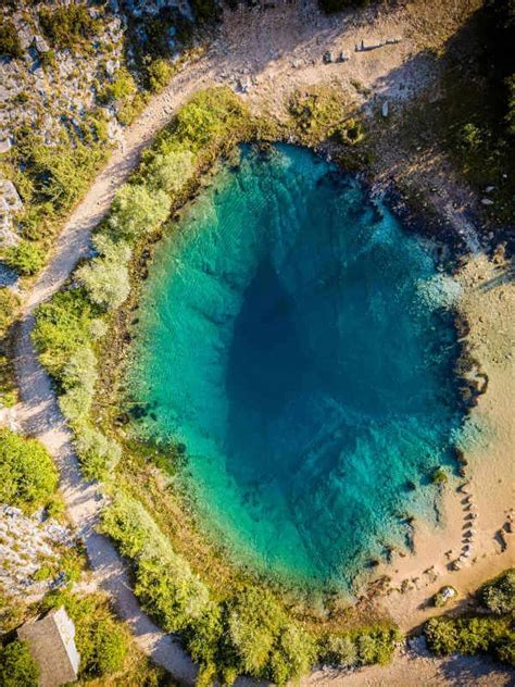 Qu Est Ce Que Le Trou Bleu De Cetina En Croatie Voyage Pulse