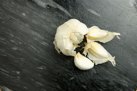 4 Cloves Of Garlic Is How Many Tablespoons Measuring Made Easy