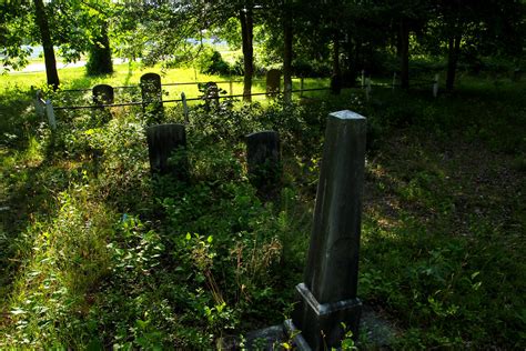 Brewer Cemetary Well Its Was This Forgotten Place Of Th Flickr