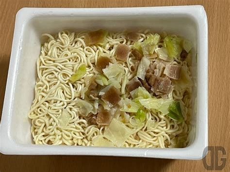 【新作】ペヤング やきそば 豚バラ入 油そば 激辛ソース 【実食】 でぐっちjp