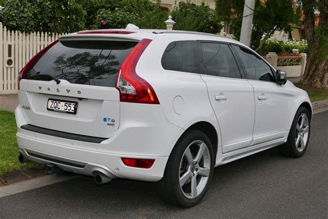 2016 Volvo XC60 T6 Drive-E R-Design Platinum - 4dr SUV 2.0L AWD auto