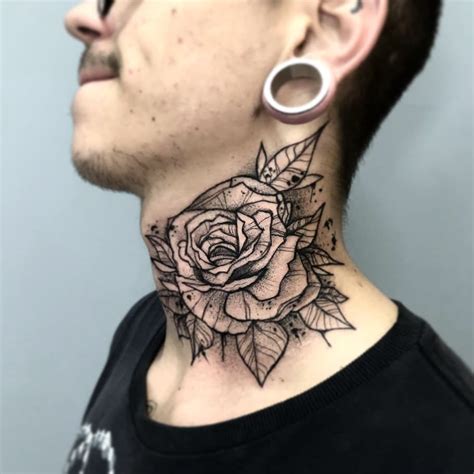 60 Inspirações de tatuagem masculina para o pescoço