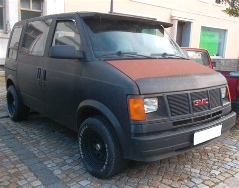 1992 GMC Safari M10 Standard Cargo Van 4-spd auto w/OD