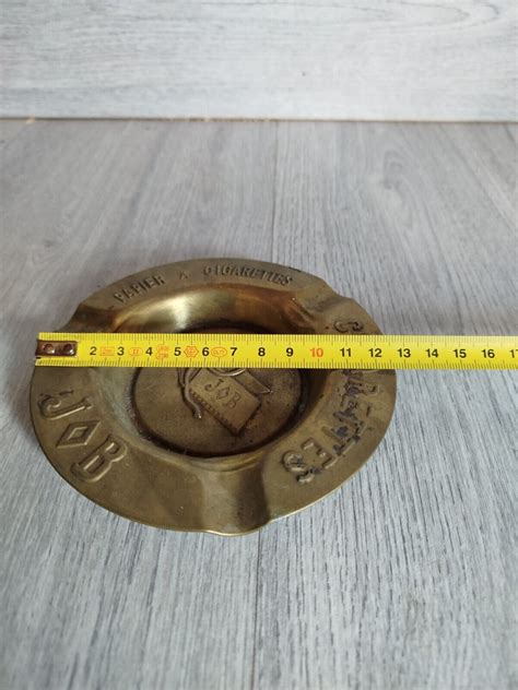 Cendrier De Table Vintage Rond En Laiton Cigarette Et Papier A