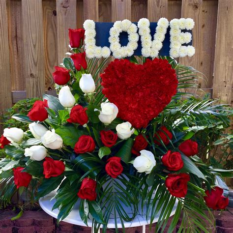 LOVE Flower Arrangment - Love Flowers Miami