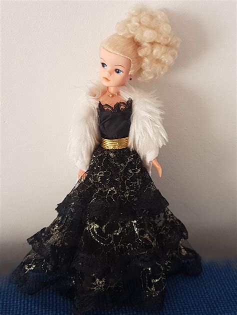 Sindy Royal Occasion 1984 Fashion Sindy Doll Victorian Dress