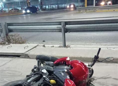 Un motociclista sufrió heridas tras chocar contra un auto en Capital