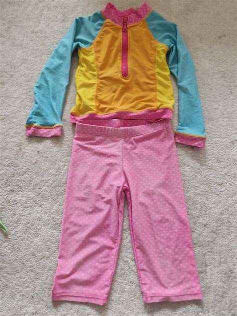 UV Schutz Badeset Gr Sonnenhut Badeanzug Bikini Kaufen Auf Ricardo