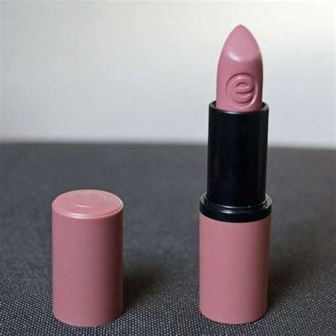 Test Lippenstift Essence Longlasting Lipstick Nude Farbe Come