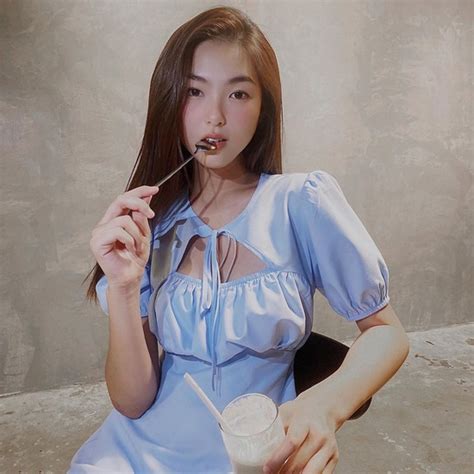 Cận cảnh nhan sắc của hot girl 19 tuổi khiến Jack khốn khổ trong MV mới gây bão mạng chỉ sau