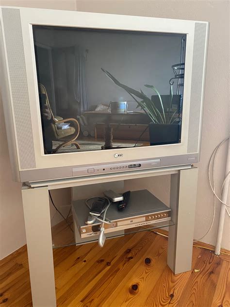 Telewizor Kineskopowy Tv Lg Hz Flatron Plus Stolik Zarzecze